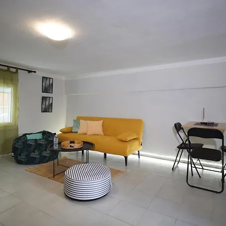 Beachfront Cave By Golden Host Apartment